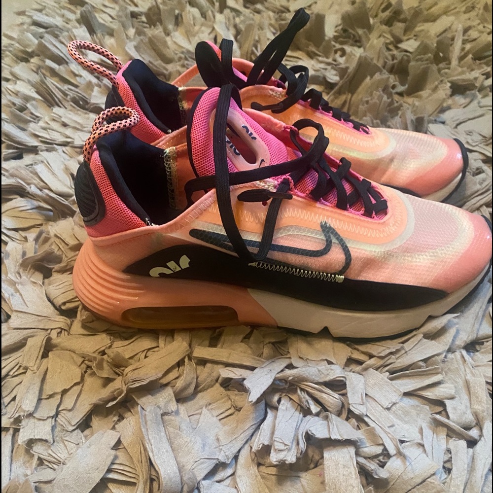 Nike 2090 Sneakers
